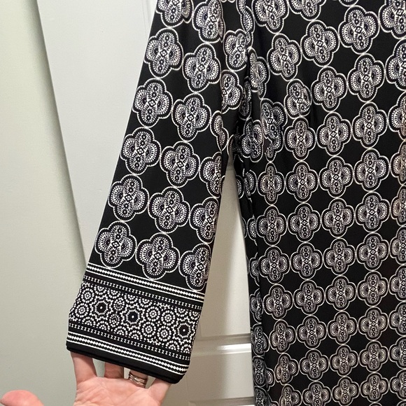 NWOT White House Black Market Dress, Size Medium - Picture 3 of 4